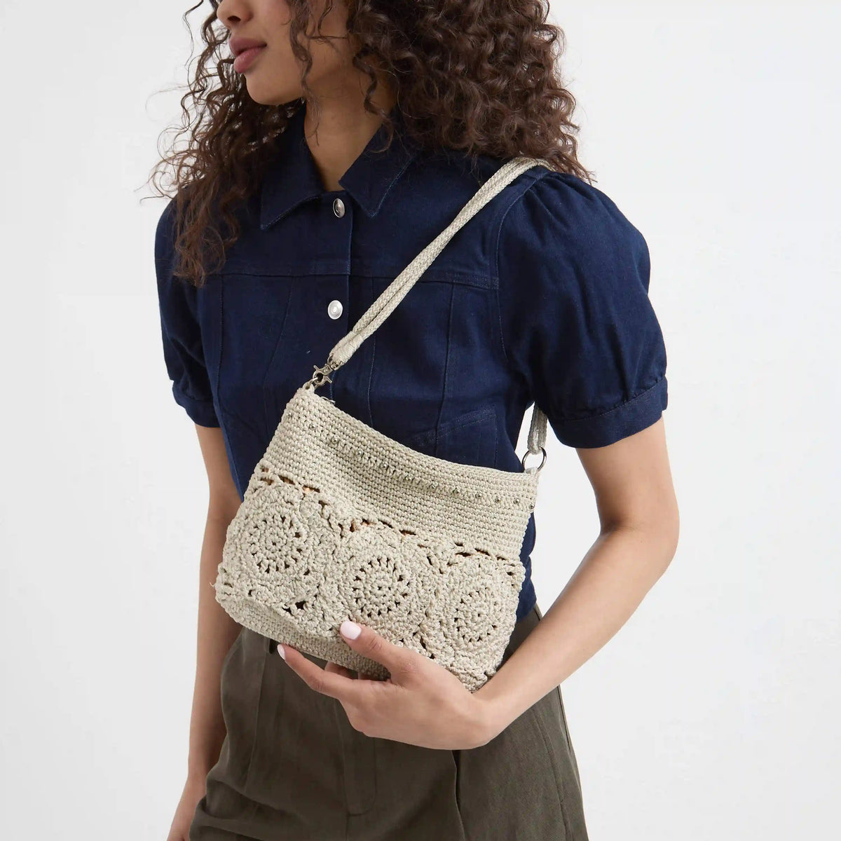 Lumi Crossbody - Hand Crochet - Natural Medallion