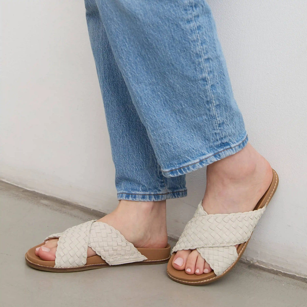 Penelope Sandal - Leather - Woven Stone
