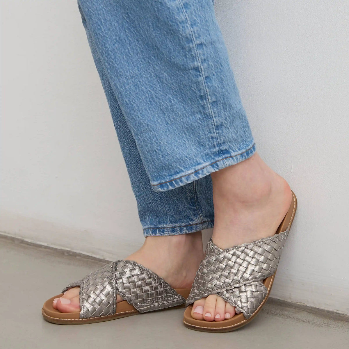 Penelope Sandal - Leather - Woven Pyrite