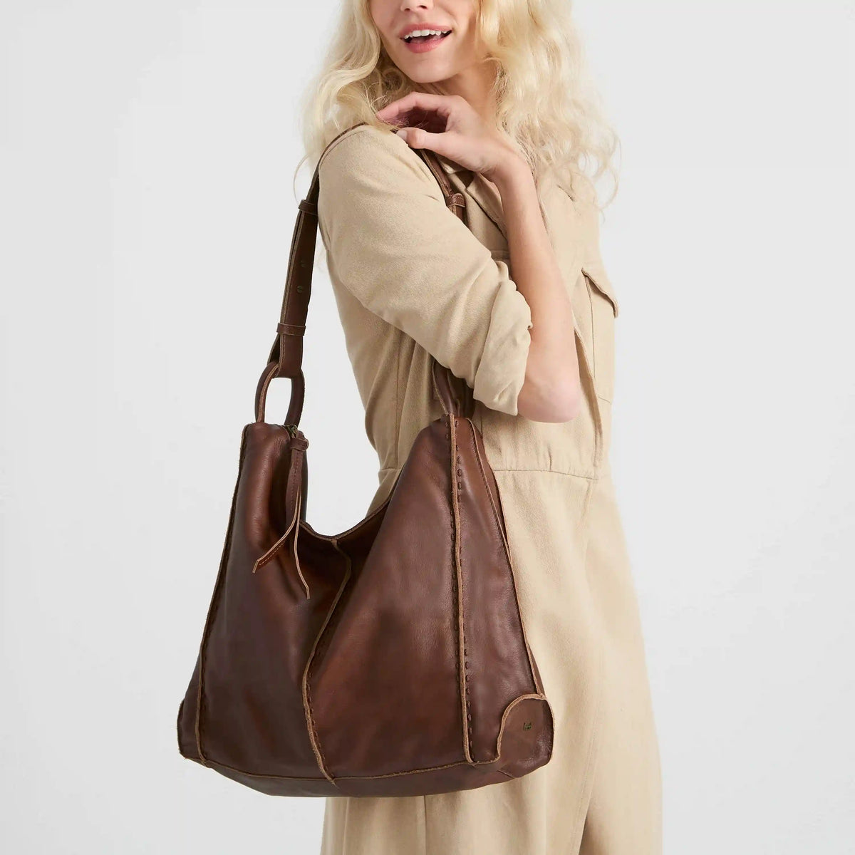 Los Feliz Bucket Hobo - Leather - Whiskey