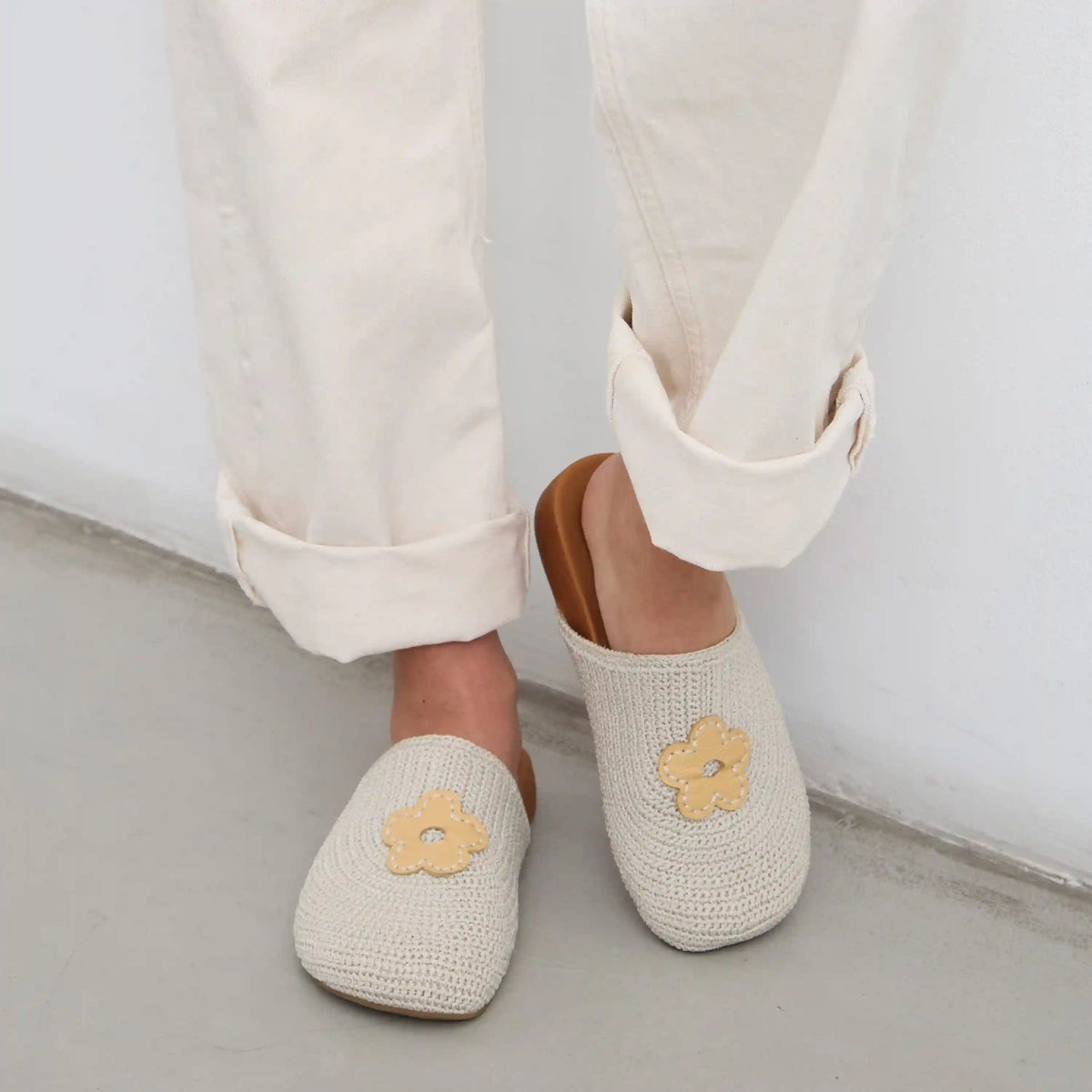 Bolinas Clog - Hand Crochet - Natural Buttercup Flower